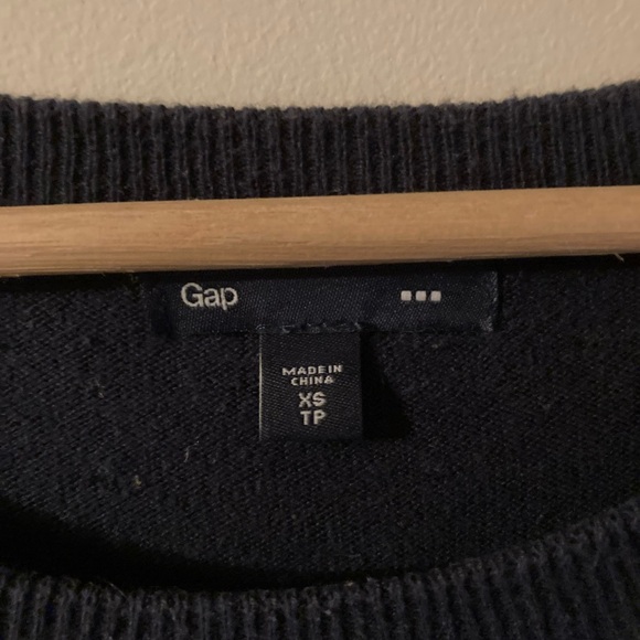 GAP Navy Blue Sweater with 3/4 Sleeves and knit dots Women’s Size XSmall - Picture 3 of 4